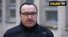 PROBLÉMY S BEZDOMOVCI A NARKOMANY: Poradí si Utajený šéf ve všech situacích? HLASUJTE