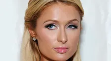 That’s hot! Paris Hilton má syna, porodila ho náhradní matka