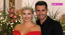 V Love Islandu našli lásku na celý život! Laura s Martinem se zasnoubili na překrásném místě