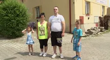 VIDEO: Děti z Výměny manželek neví, jak si vyčistit zuby. Teče jim krev z dásní!