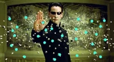 Keanu Reeves během natáčení Matrixu málem umrzl. Will Smith roli Nea odmítl