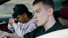 Filmový hit Banger dorazil na Voyo. Adam Mišík v něm šokuje diváky
