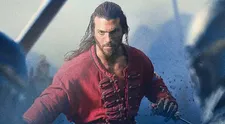 Can Yaman se vrátil. Hvězda telenovel okouzlila fanoušky jako drsný voják