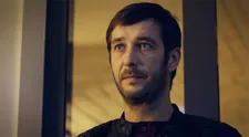 VIDEO: Zběsilá honička ve Specialistech měla dramatické zakončení. Jan Zadražil skončil na kapotě auta!