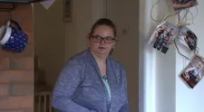 VIDEO: Špindíra Tereza má doma plíseň. Neví, jak se používá pračka!
