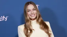 Herečka Margot Robbie je poprvé těhotná. Na dovolené ukázala rostoucí bříško