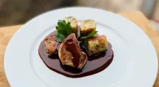 Recept od Petry z 2. 3. 2024: Vepřové se šípkovou omáčkou a knedlíkem