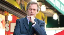Hugh Laurie alias Dr. House se zmítal v těžkých depresích. Vyléčila ho hudba. PODÍVEJTE, JAK VÁLÍ!