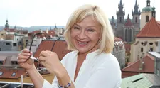 NESTÁRNOUCÍ HEREČKA Jana Paulová: Zpívám celý život, ale do Tvojí tváře bych nešla!