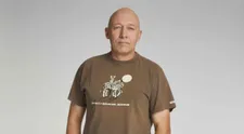 JE Z NĚJ DRSŇÁK: Robert Jašków šokoval novým účesem. Punková image má jasný důvod