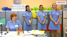 ODVÁŽNÁ ZMĚNA: Na hlavě má doslova lagunu! Sestřička z Ordinace zase překvapuje. FOTO