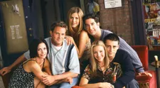 Monica a Joey jako pár?! Populární sitcom Přátelé měl původně skončit úplně jinak