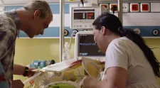 FOTKY PLNÉ EMOCÍ: Reakce partnerů na vymodlené miminko vám vžene slzy do očí