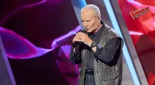The Voice Česko Slovensko: 77letý soutěžící se udržuje sexem a stojkami. Jednu předvede i ve studiu! VIDEO
