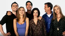 Seriál Přátelé slaví 29 let od první epizody. Matthew Perry popsal zákulisní peklo