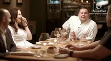 Večeře s MasterChefem, 1. díl: Jan Punčochář přivítal v restauraci Grand Cru i bývalou hvězdu Ulice