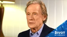 Anglický herec Bill Nighy přijede rozsvítit vánoční stromeček do Prahy! Potkat ho můžete i vy