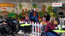 Opakující se hopsání zvládl Čenský s grácií, jen zvýšil spotřebu laku na vlasy. Co v TV neuvidíte