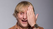 Po odchodu z pódia se uzavírám do sebe, říká Lukáš Pavlásek a zve na stand-up