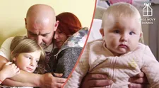 Tři krásné holčičky přišly o maminku! Sedla si venku na lavičku a...
