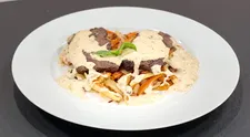 Zlatá labuť u sporáku: Recept na hovězí roštěnou podle Oldřicha Nového