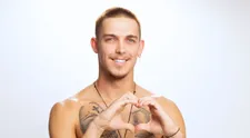 Matěj se v Love Islandu moc neohřál. Vilu opustil po boku Natálie