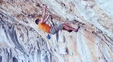 RÁJ pro milovníky lezení: Na tomto řeckém ostrově se vám bude tajit dech! VIDEO