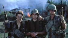 Četa na Nova Cinema: Sheen, Dafoe a Berenger v antiválečné klasice