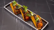 Tacos s mozzarellou a křenem podle Přemka Forejta