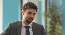 Vašek Matějovský už není single: Kdo ulovil přitažlivého právníka ze seriálu O mě se neboj?