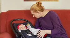 UKÁZKA z úterní Ulice: Návrat z porodnice: Jak se malé Ladě líbí doma?