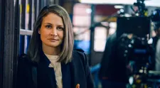 VŠECHNO NEJLEPŠÍ: Tereza Hofová snad vůbec nestárne! Tipli byste ostřílené právničce z Dámy a Krále její věk?