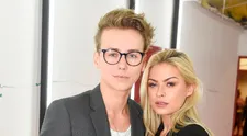 VIDEO: Vojta Drahokoupil natočil nový klip! V ložnici ho psal pro Miss, obsadil ale Morávkovou