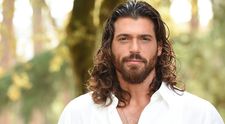 Can Yaman dojímá fanoušky. Komu pomáhá, když zrovna nenatáčí romantické seriály?
