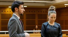 Hvězdný host v seriálu O mě se neboj. Jak ovlivní Lucie Vondráčková kariéru právníka Martina?