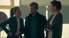 Kráska ze Specialistů v Dámě a Královi! Která slavná herečka si zahrála dceru mrtvého vinaře?