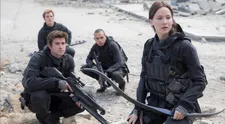 Výplaty hvězd Hunger Games: Jennifer Lawrence je za vodou, Liam Hemsworth ostrouhal