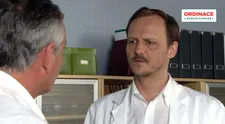 Ukázka z Ordinace: Sekora dostává od Suchého nečekané varování. Na co si má dát pozor?