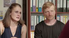 VIDEO: Dáma a Král na kurzu jógy? V luxusním wellness hotelu je rozhodně nečeká relax...