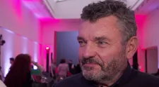 Bolestivé natáčení Jiřího Štrébla: Bezdůvodně schytal pořádnou ránu od profesionálního boxera!