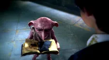 KDO TO JE??? V dabingu věk nerozhoduje, za malým skřítkem může být velký chlap!
