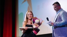 Amerikánka, kterou můžete vidět v kinech, získala ceny na festivalu Oty Hofmana