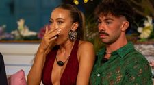 GALERIE z odhalení podvodu u ohniště: Podívejte se na výrazy srdíček
