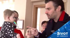 Překvapená fanynka slyšela od Leoše Mareše tři nejkrásnější slůvka: Vezmeš si mě? VIDEO