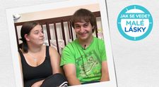JAK SE VEDE, MALÉ LÁSKY: Tíživé životní podmínky mladé rodiny. Po porodu mají velké trápení