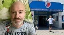 Jan Holík z Ulice bojoval o život. Teď se přesouvá do jiné nemocnice