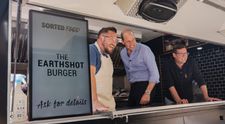 Princ William jako obsluha food trucku! Šokovaní zákazníci zapomínali objednávky