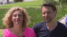 S moderátorkou u moře: Přitažlivé křivky Kristiny Kloubkové teď patří fešákovi, který má v rodině exotické jméno. VIDEO