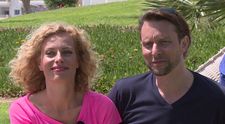 S moderátorkou u moře: Přitažlivé křivky Kristiny Kloubkové teď patří fešákovi, který má v rodině exotické jméno. VIDEO