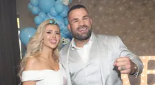 Karlos Vémola sdílel fotku z porodnice. Manželka Lela porodila syna Arnolda